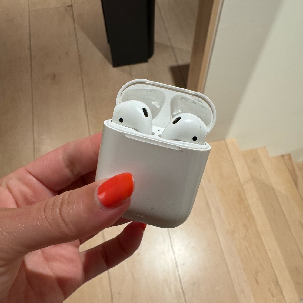 Apple air pods 2nd gen